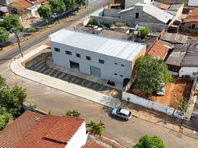 Prédio para Locação em Aparecida de Goiânia/GO Setor Garavelo