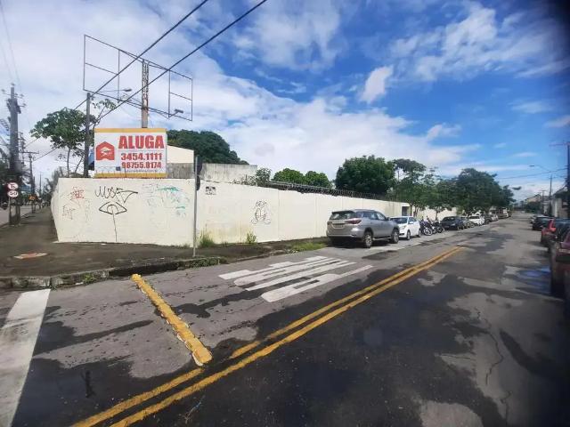 Prédio para Locação em Fortaleza/CE Montese 25 Quartos