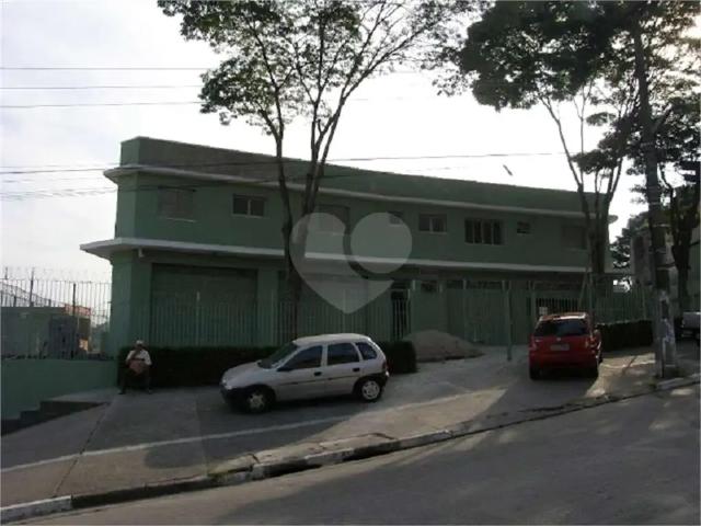 Prédio para Locação em São Paulo/SP Grajaú