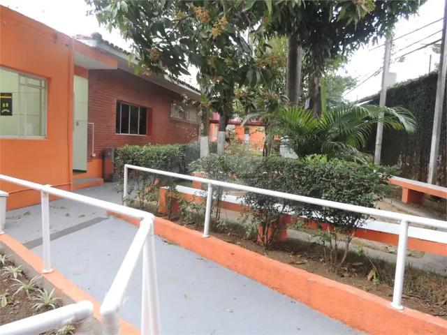 Prédio para Locação em São Paulo/SP Jardim Marajoara