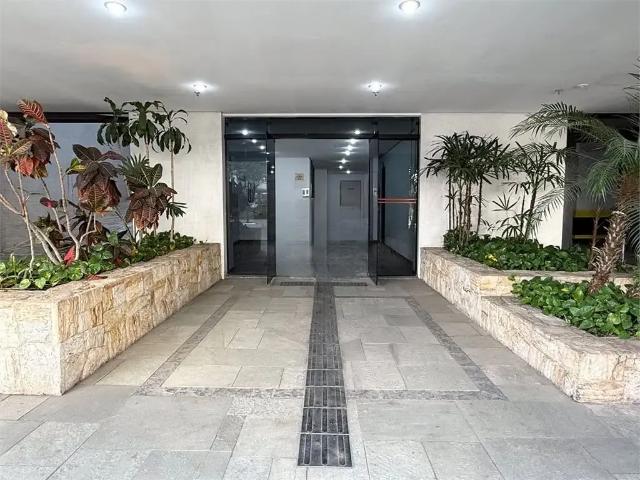 Prédio para Locação em São Paulo/SP Liberdade