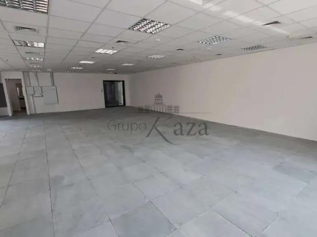 Prédio para Locação em São Paulo/SP Moema 1 Quartos