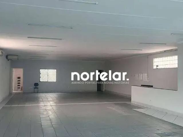 Prédio para Locação em São Paulo/SP Parque Peruche