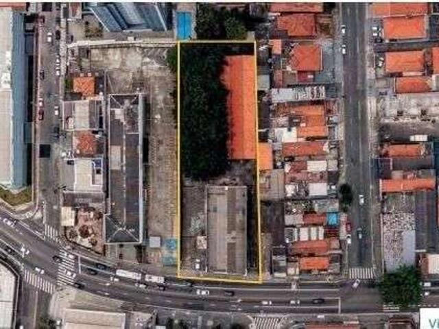 Prédio para Locação em São Paulo/SP Penha De França