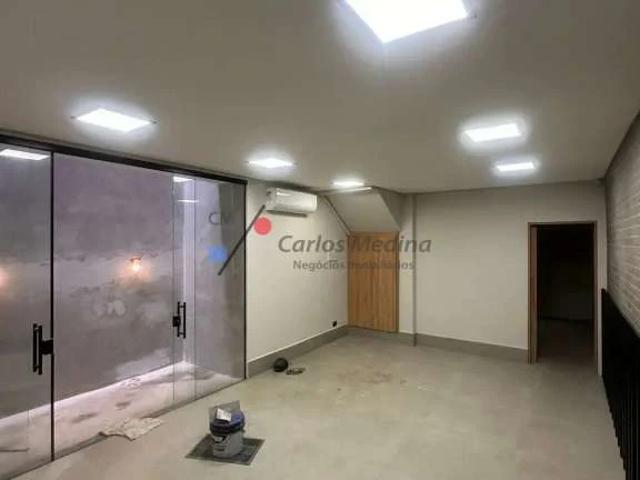 Prédio para Locação em São Paulo/SP Penha De França