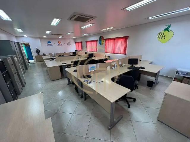 Prédio para Locação em São Paulo/SP Veleiros 8 Quartos