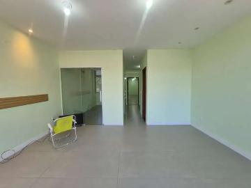 Praça Praia Nova - Jardim, Garagem