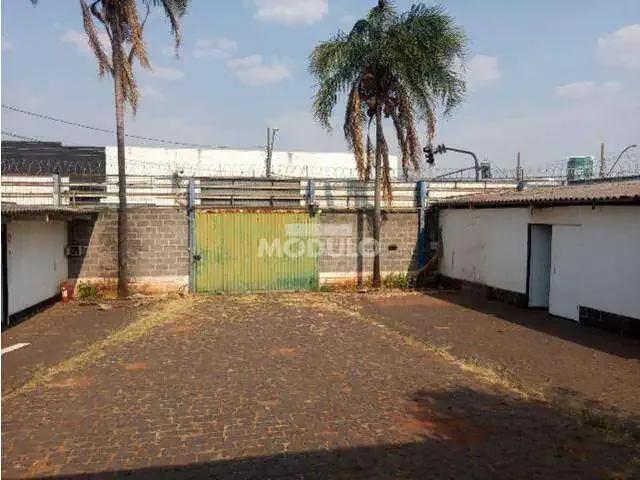 Prédio para Locação em Uberlândia/MG Nossa Senhora Aparecida