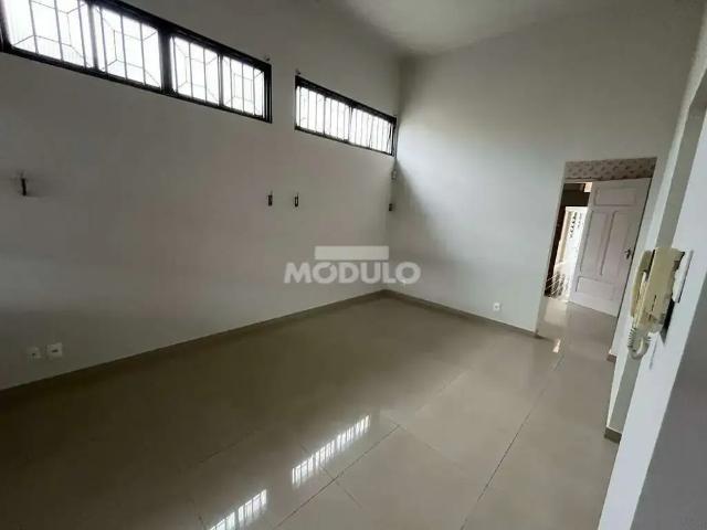 Prédio para Locação em Uberlândia/MG Centro 4 Quartos