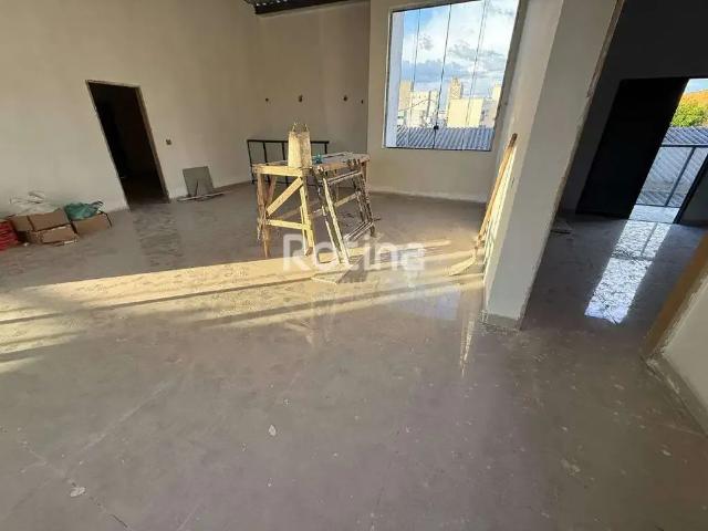 Prédio para Locação em Uberlândia/MG Saraiva 4 Quartos