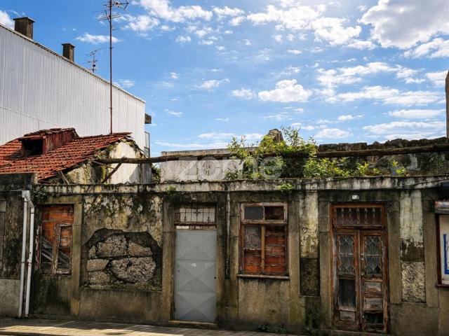 Prédio para Reforma com Projeto Aprovado – Campus Universitário