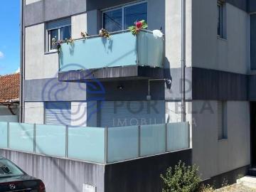 Prédio totalmente reabilitado com 3 T2 em Propriedade Total 225m² São Mamede De Infesta