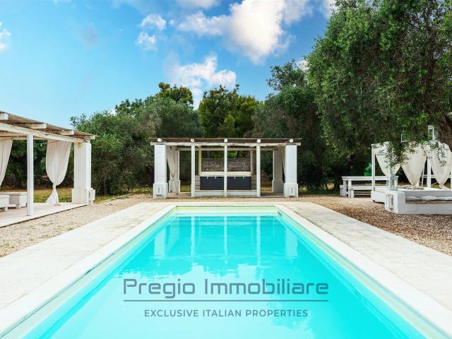 Pregio Immobiliare è lieta di presentare la prestigiosa Mass. 220m² Maruggio