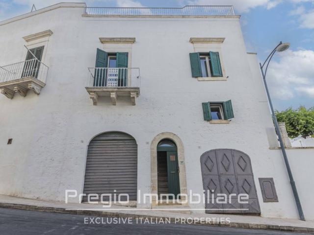 Pregio Immobiliare è lieta di presentare questa rara e prest. 221m² Ostuni