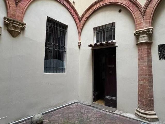 Pregiato monolocale in contesto medievale