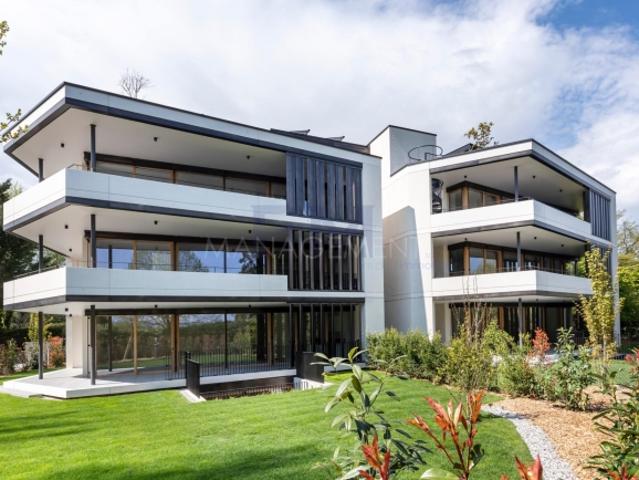Pregny Chambésy – 5 Zimmer Doppelhaus mit Wohnraum im Erdgeschoss, großen Terrassen und durchgehendem Garten