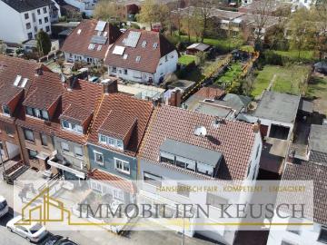 Preis deutlich reduziert RMH in ruhiger Lage und traumhaftschönen + großen Garten + Dachterrasse !