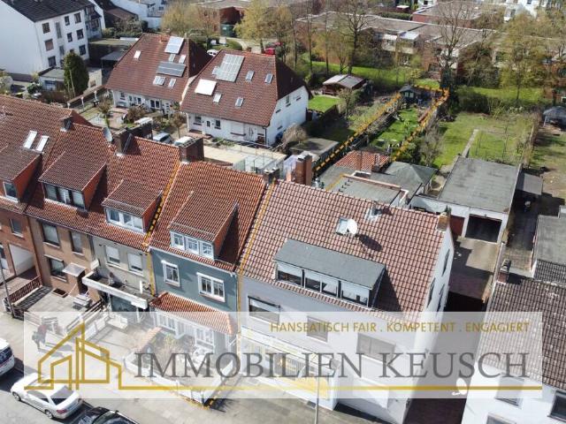 Preis deutlich reduziert RMH in ruhiger Lage und traumhaftschönen + großen Garten + Dachterrasse !