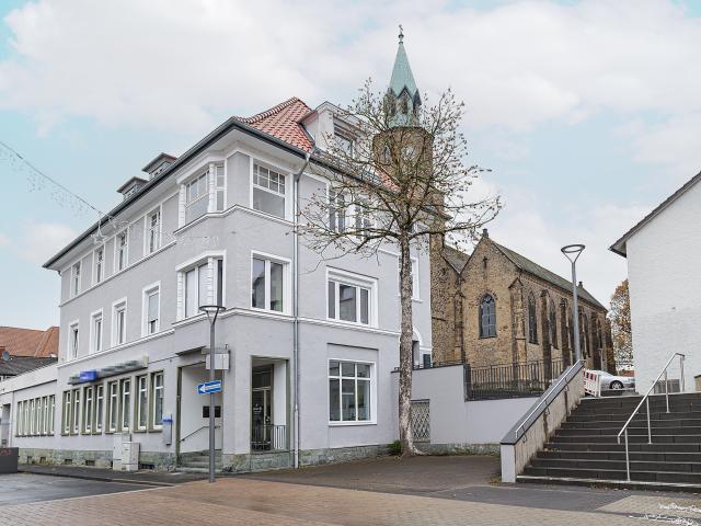 Preis reduziert: Altbaujuwel mit Balkon – stilvolles Wohnen im Herzen von Bad Salzuflen