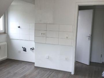 Preisgünstige, individuelle 2,5 Zimmer Wohnung mit Ausblick