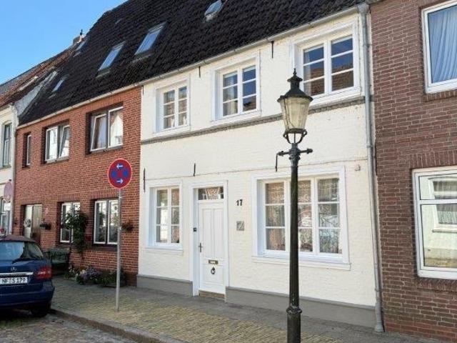Preisgekrönte Baukultur im Herzen von Friedrichstadt: Wohnen im lebendigen Denkmal von 1650