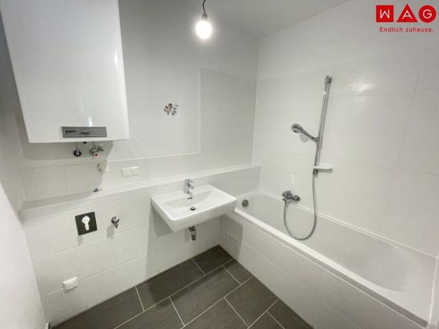 Preishit! Wohnen am Fuß der Burg, 3 Zimmer mit Balkon und Parkplatz!