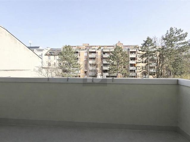 PREISHIT HELL BALKON NAHE AM RHEIN IM BAURECHT