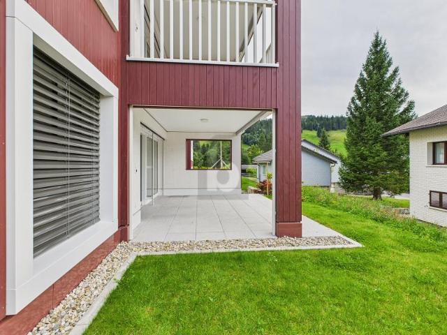 PREISHIT MIT SONNIGER TERRASSE UND EIGENEM GARTEN