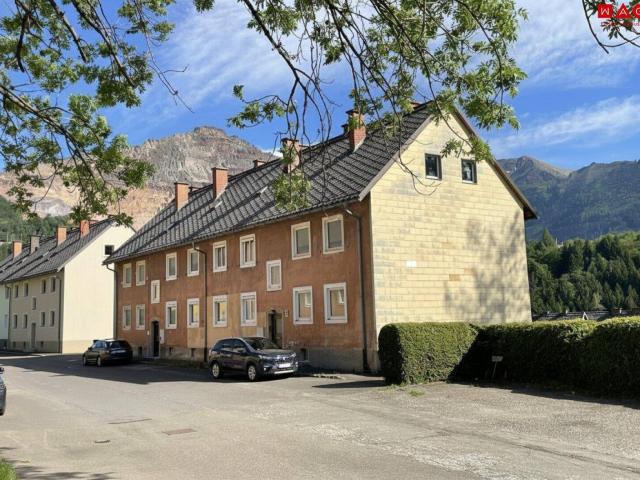 Preislich attraktiv: Geräumiges Haus Ihr Eigentum!