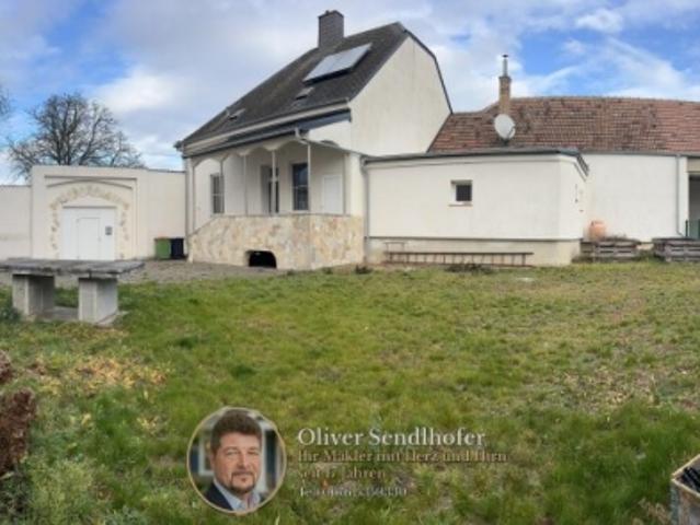 PREISREDUZIERTES OKTOBERSPECIAL ! Charmantes Landhaus, 2020 saniert, 35 Min. von Wien 22 und 10 Gehminuten vom Bahnhof entfernt