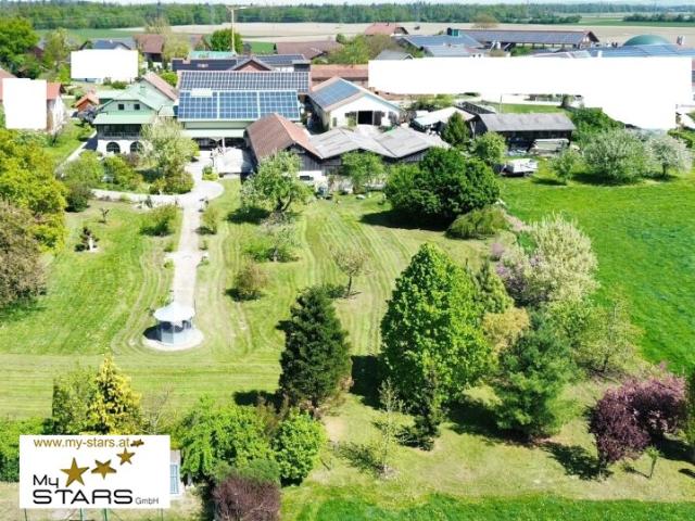Vierseithof mit neuem Haupthaus: 10 Zimmer, 2,3 ha, Pferde Paradies möglich!