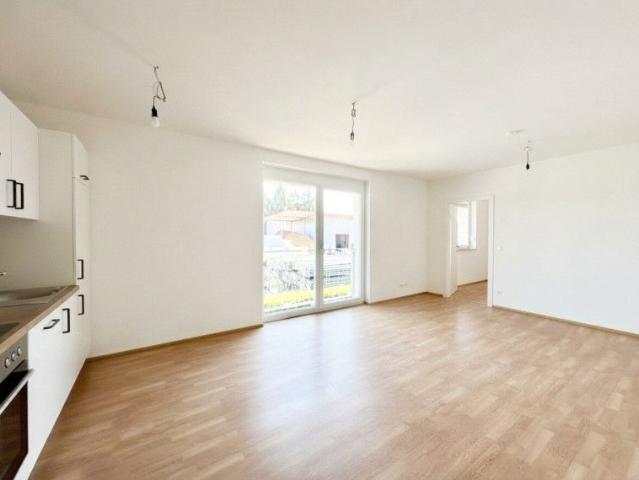 PREISREDUKTION: Erstbezug nach umfassender Sanierung moderne 2 Zimmerwohnung in Straß