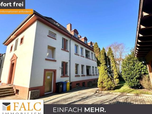 Preiswert: Großzügige DG Wohnung!