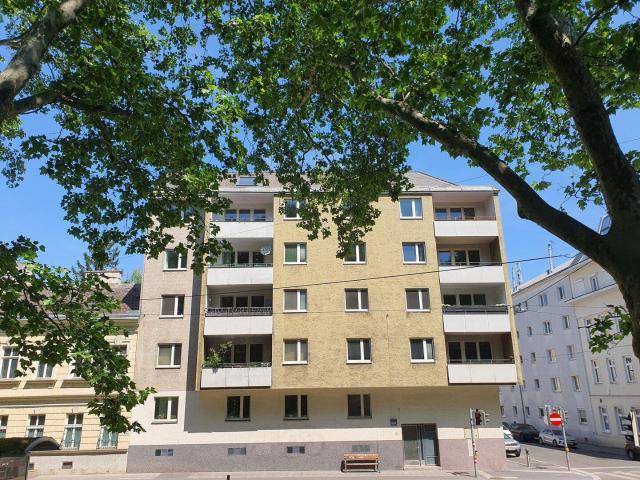PREISWERT Top SANIERTE sonnige 4 Zimmer Wohnung mit Loggia, Klima & Parkblick