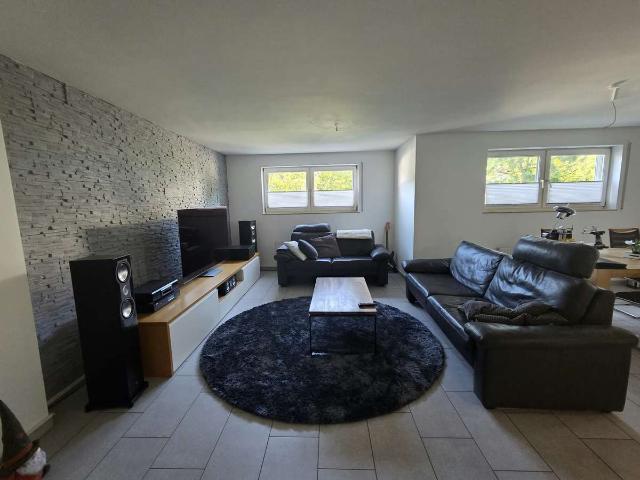 Preiswerte barrierefreie/rollstuhlgerechte 3,5 Zimmer Wohnung mit Aufzug und zwei TG Stellplätzen