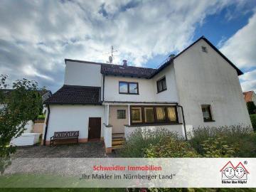 Preiswerte Doppelhaushälfte mit Anbau und Garten bereit für neue Ideen in Röthenbach a.d.Pegnitz