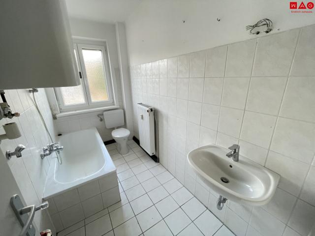 preiswerte kleinwohnung mit badewanne & schöner aussicht!