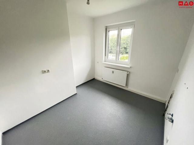preiswerte kleinwohnung mit badewanne & schöner aussicht!