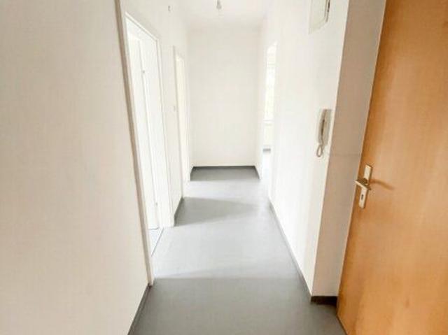 Preiswerte Kleinwohnung mit Badewanne & schöner Aussicht!