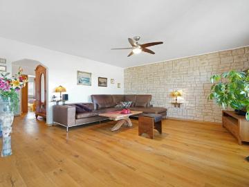 Preiswerte, renovierte 4,5 Zimmer Wohnung 10 min von Basel