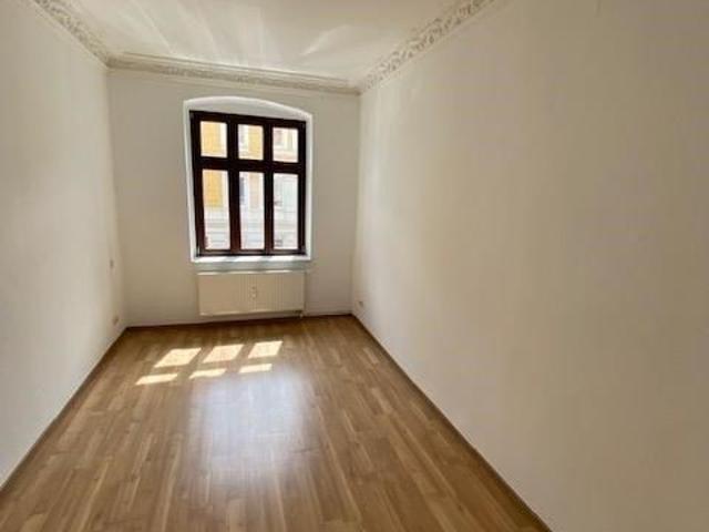 Preiswerte schöne 3 R Wohnung in MD. Sudenburg im 3.OG mit Balkon. EBK.ca.62 m² zu vermieten