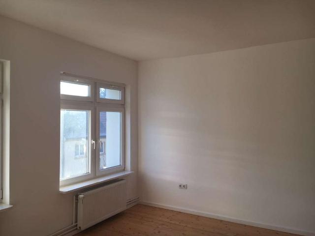 Preiswerte, vollständig renovierte 2 Zimmer Wohnung mit Balkon in Teuchern