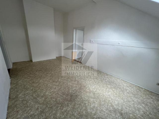 Mit Einbauküche! Preiswerte 2 DG Zimmer Wohnung im Zentrum von Weida!