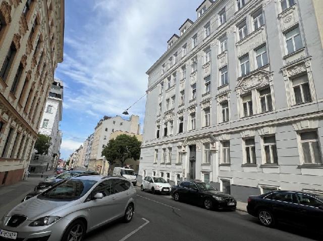 PREISWERTE 2 Zimmer WOHNUNG