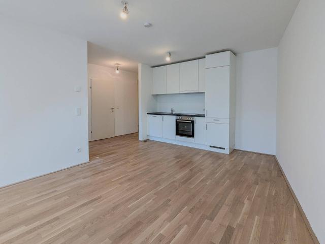 Preiswerte 2 Zimmer Wohnung mit Terrasse im 1.DG | U2 Nähe