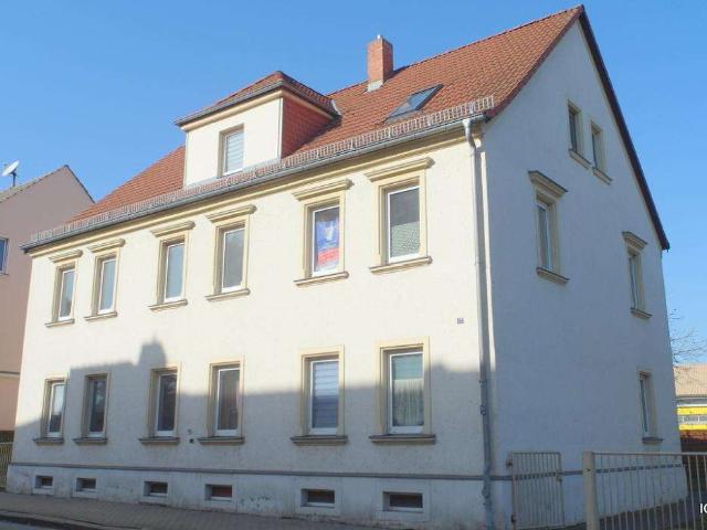 Preiswerte 3 Zimmer Wohnung mit Laminatboden Dielenoptik, separater Küche und Bad mit Dusche