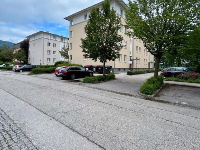 Preiswerte 3 Zimmer Wohnung mit Loggia und Parkplatz in Kirchdorf/Krems