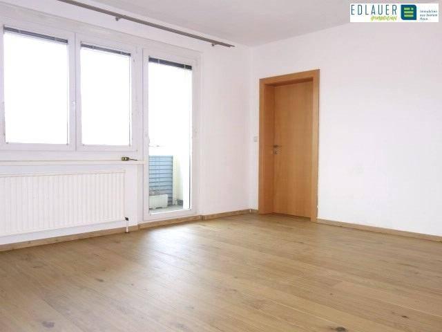 Preiswerte 4 Zimmer Wohnung in ruhiger Lage neue Küche!