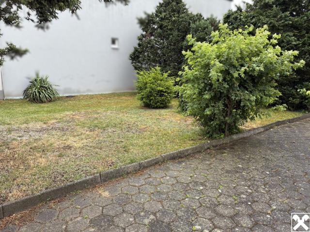 Traumgrundstück mit Altbestand zum Renovieren oder Neubau in Ruhelage!