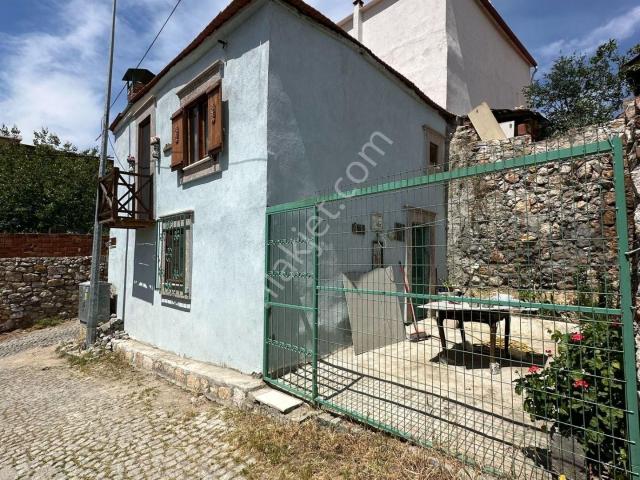 Premar Ayvada'dan Ayvalık Merkez'de Avlulu 2 Katlı 2+1 Kagir Ev